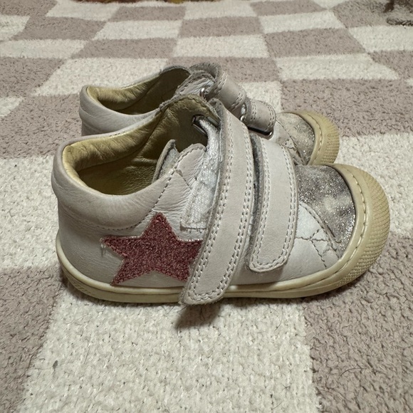 Naturino Kids Shoes with Pink Star and Cream Accents - Picture 4 of 7